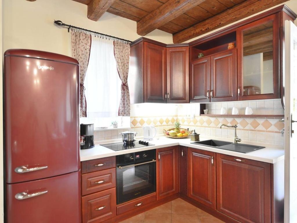 Villa Omiš Exteriör bild