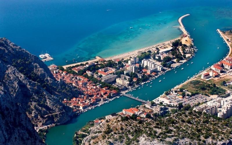 Villa Omiš Exteriör bild