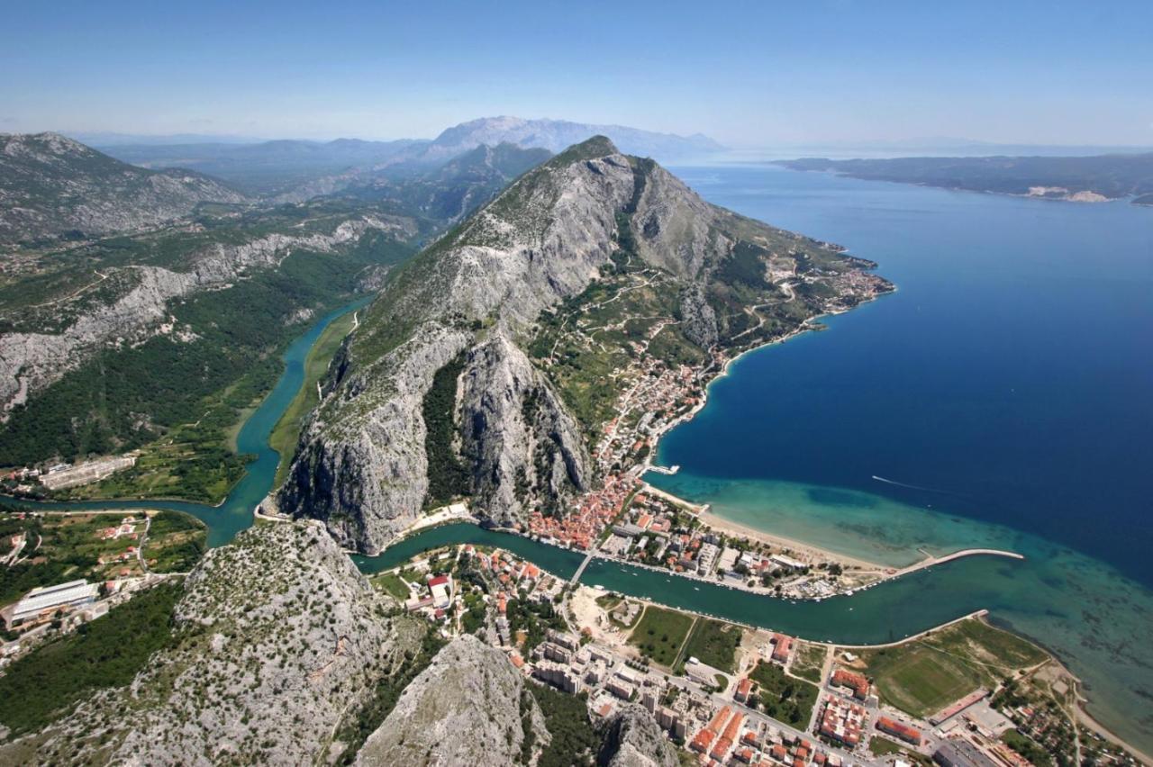 Villa Omiš Exteriör bild